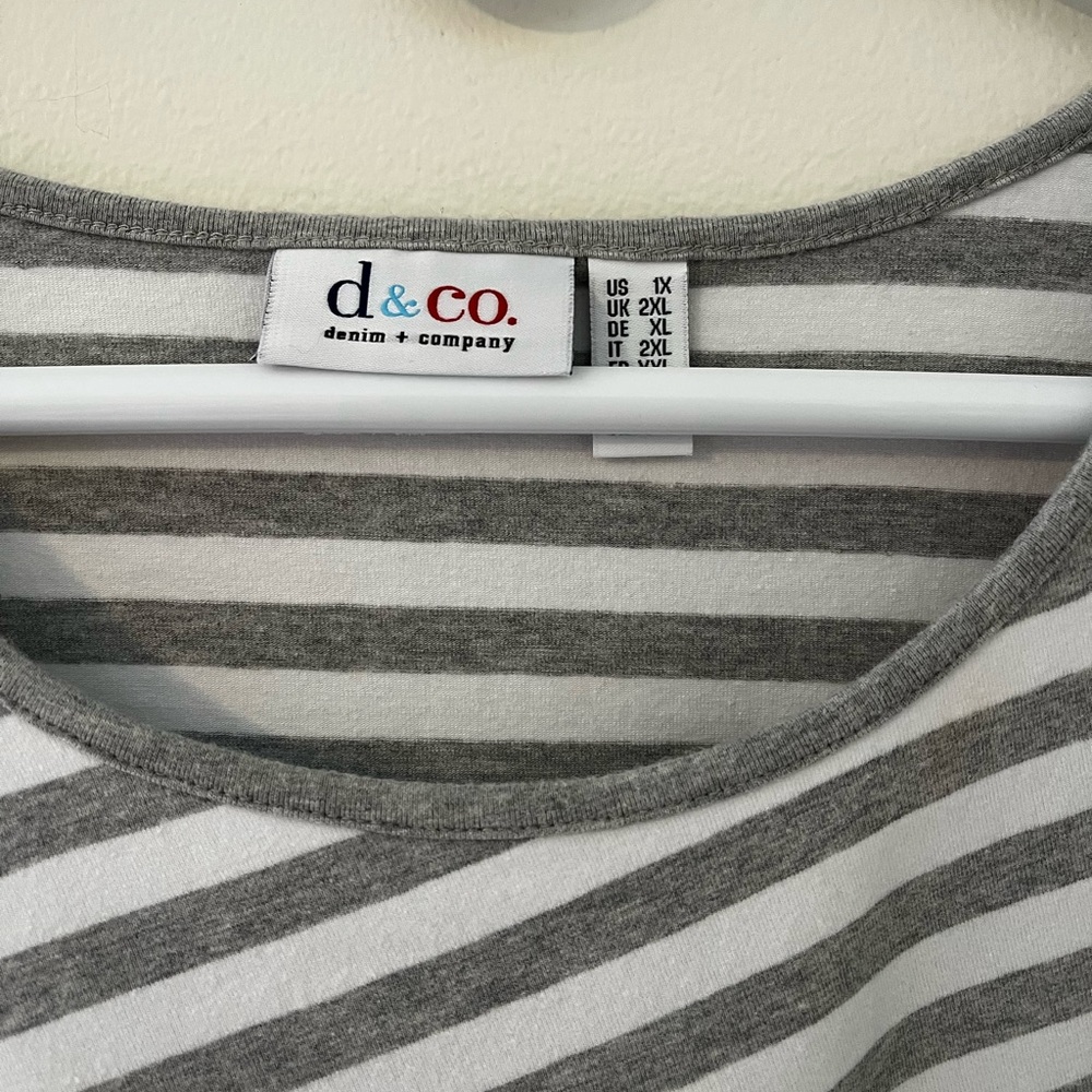 D & Co Striped Tee - Picture 2 of 7